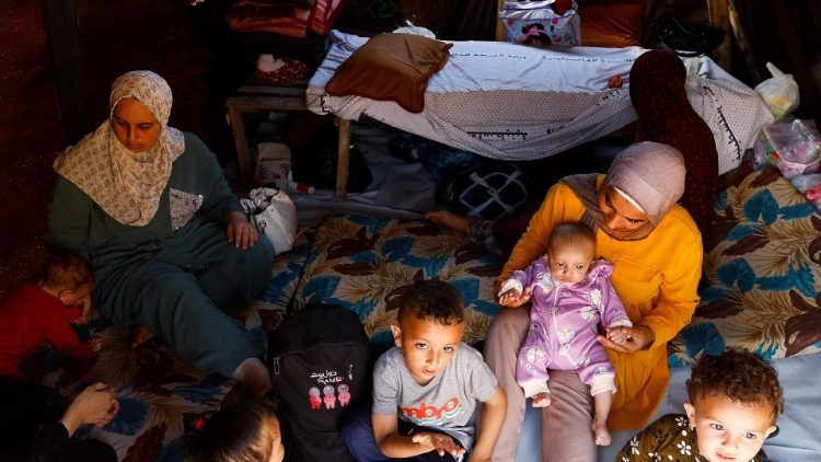 Geflohene Palästinenser in Khan Junis im Süden des Gazastreifens, am 18. November