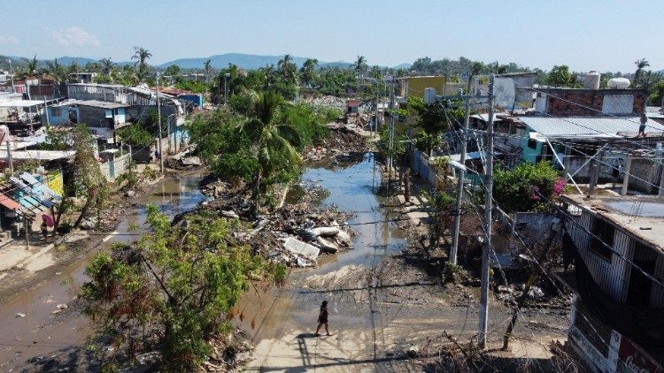 Algunos daños del huracán Otis en Acapulco