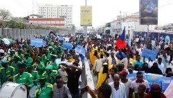 Somalier demonstrieren in Mogadischu gegen Äthiopiens Abkommen mit Somaliland