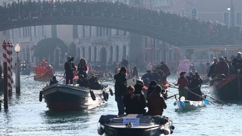 Franziskus reist zur Biennale in Venedig