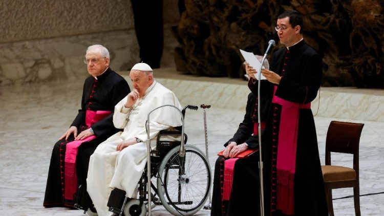 Monsignore Filippo Ciampanelli verlas die Rede für Franziskus, der noch etwas krank ist