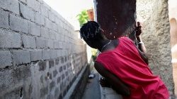 La violenza imperversa nella capitale haitiana Port-au-Prince