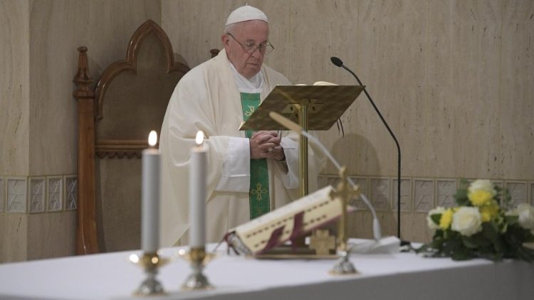 Papst Franziskus bei der Frühmesse im vatikanischen Gästehaus Santa Marta an diesem Montag