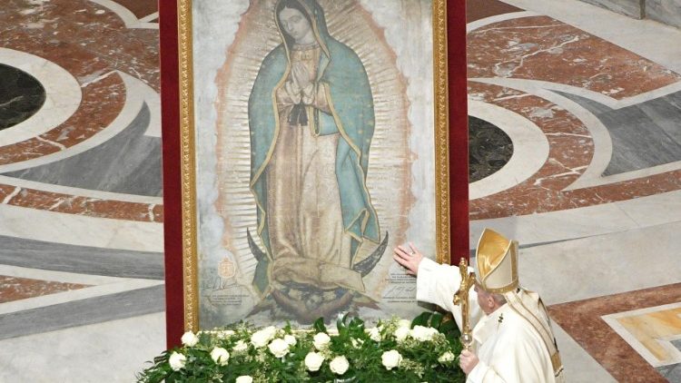 Este martes 12 de diciembre, a las 18:00, el Papa Francisco celebra la Misa en honor a la Virgen de Guadalupe en la Basílica de San Pedro en el Vaticano. 
