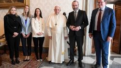 Archivbild: Papst Franziskus empfängt eine EVP-Delegation unter der Leitung von Manfred Weber im Vatikan (18.3.2022)