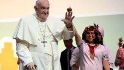 El Papa: "Ser hoy economistas y empresarios ‘de Francisco’ significa necesariamente ser mujeres y hombres de paz: no dar la paz por la paz”.