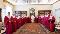 El Papa recibe en audiencia a los prelados auditores de la Rota Romana.