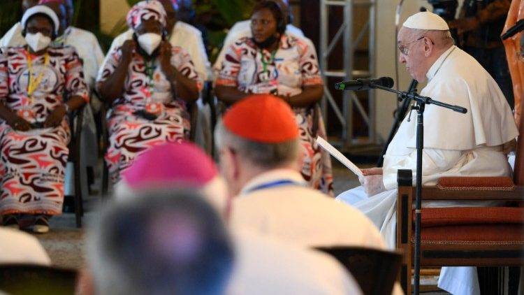Папа Франциск на встрече с жертвами насилия (Киншаса, 1 февраля 2023 г.)