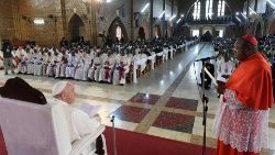 Encuentro del Papa con sacerdotes, religiosos, religiosas y seminaristas en la catedral "Notre Dame du Congo".