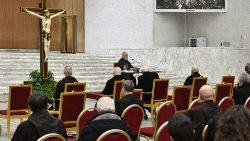 Il cardinale Cantalamessa durante una delle prediche di Quaresima