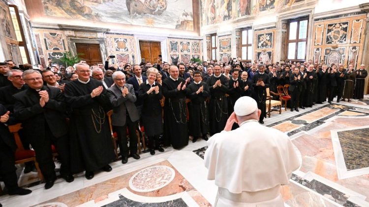 Les membres de l'Académie pontificale alphonsienne reçue par le Pape François, le 23 mars 2023, au Vatican. 