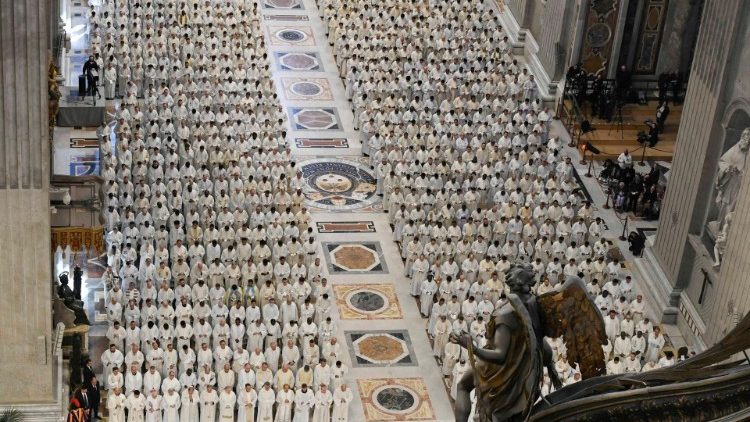 Santa Missa do Crisma na Basílica de São P edro em 6 de abril de 2023.
