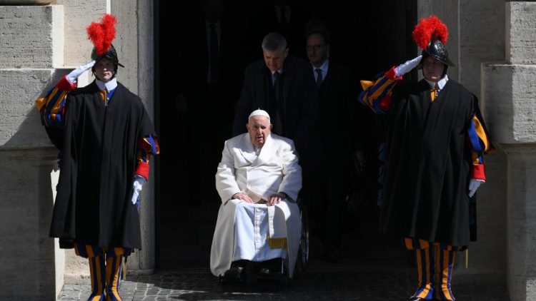 Nach der Chrisam-Messe: Papst Franziskus kehrt zum Gästehaus Santa Marta zurück