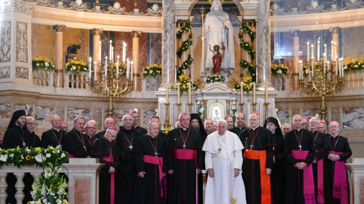 Папа Франциск на встрече с духовенством Венгрии (Будапешт, 28 апреля 2023 г.)