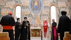 Le Pape François et le Pape Tawadros II, jeudi 11 mai 2023, au Vatican.