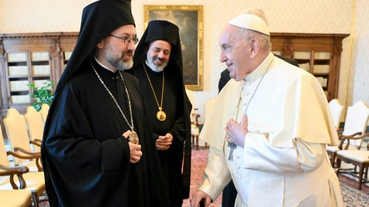Papież Franciszek i delegacja patriarchatu Konstantynopola pod przewodnictwem metropolity Pizydii Hioba, 30 czerwca 2023