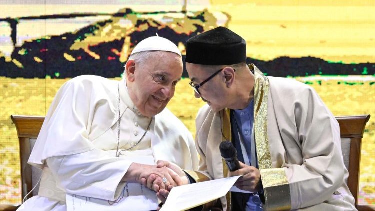 Encuentro ecuménico e interreligioso en el Teatro Hun - domingo 3 de septiembre de 2023. (Vatican Media)