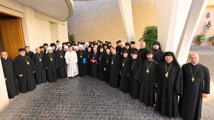 O Papa Francisco com os bispos do Sínodo da Igreja Greco-Católica Ucraniana 