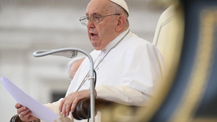 Papa Francesco all'udienza generale di questo mercoledì in Piazza San Pietro
