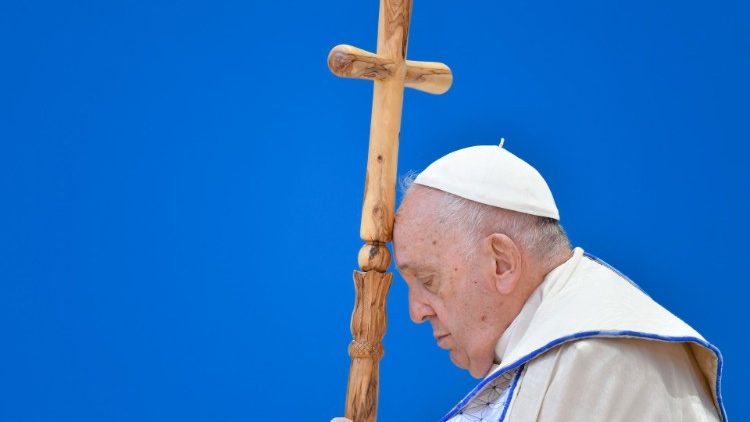 Papa Francesco durante la Santa Messa nello Stadio Velodrome
