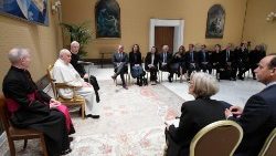 Papa Francisco com a delegação do Museu Memorial do Holocausto dos Estados Unidos em Washington