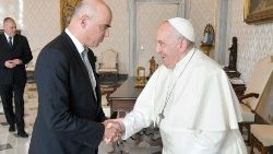 O Papa Francisco com o presidente da Suíça, Alain Berset
