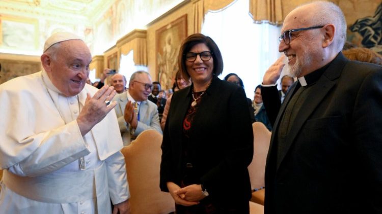 El Papa con el Presidente Karram y el Copresidente Moran