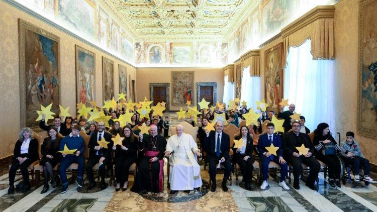 Francesco con i ragazzi dell'Azione Cattolica Italiana