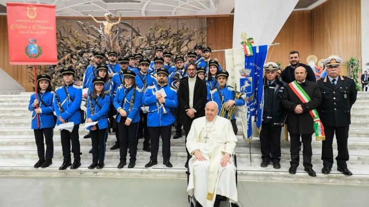 Il Papa saluta la delegazione di Mediterranea Saving Humans
