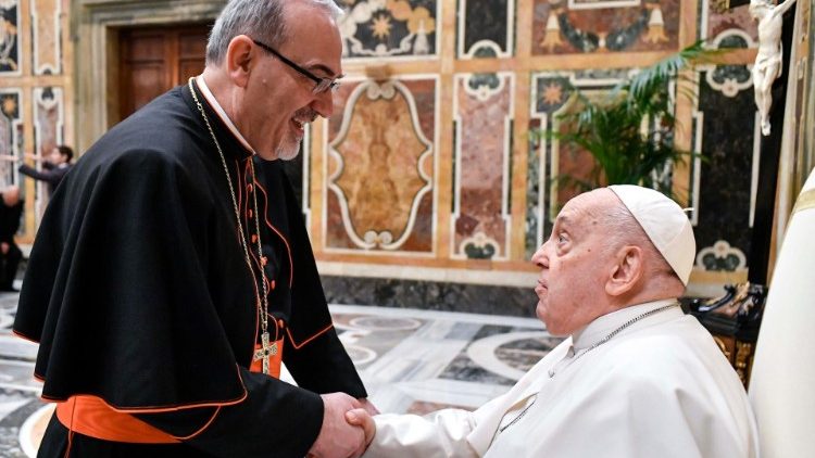 Cardeal Pizzaballa durante encontro com o Papa nesta segunda-feira