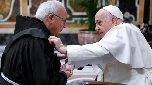 Papst Franziskus: Bibelstudium nicht aus kirchlichem Kontext lösen