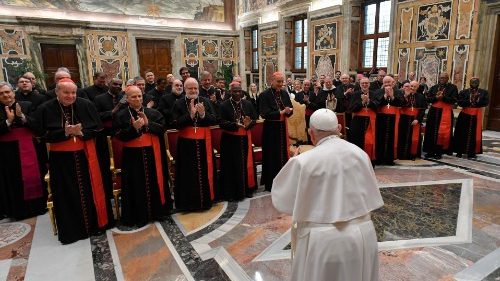O Papa: abençoar as pessoas e não a união, a bênção não exige perfeição moral