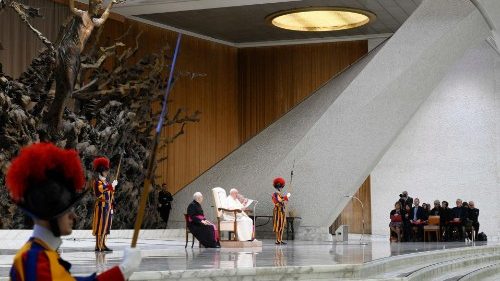 Il Papa: l'ira è origine di guerre e violenze, ma c'è anche "una santa indignazione"
