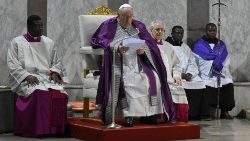 El Papa cancela sus audiencias por un estado gripal