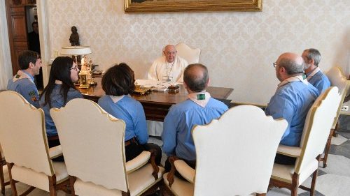 El Papa: Trabajemos por la dignidad de la vida
