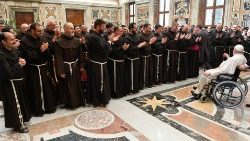 Le Pape a reçu une centaine de frères franciscains de Toscane (Italie), en salle Clémentine du Palais apostolique, le 5 avril 2024. 