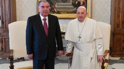 Popiežius priėmė Tadžikistano prezidentą