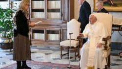 Der Papst mit der Delegation des Internationalen Netzwerks der Gesellschaften für Katholische Theologie