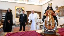 O Papa com Daniel Noboa Azín, presidente da República do Equador