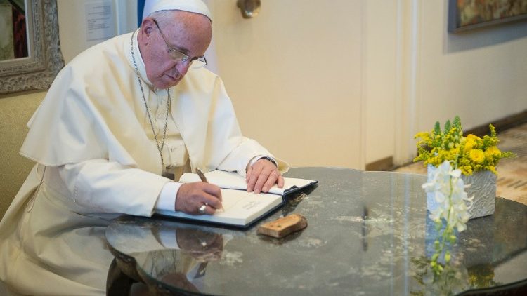 El Papa: “La unidad de todos los miembros de la Orden es necesaria para el cumplimiento de su misión. El Maligno lo sabe bien, y como siempre intenta poner división”.