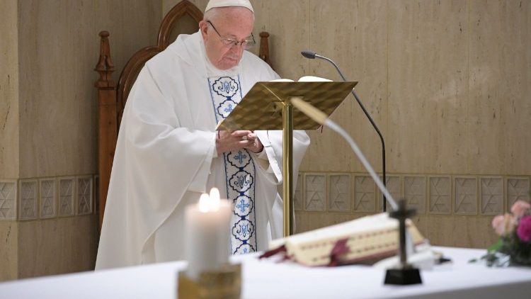 Le Pape François célèbre la messe à Sainte-Marthe, le 21 novembre 2017.