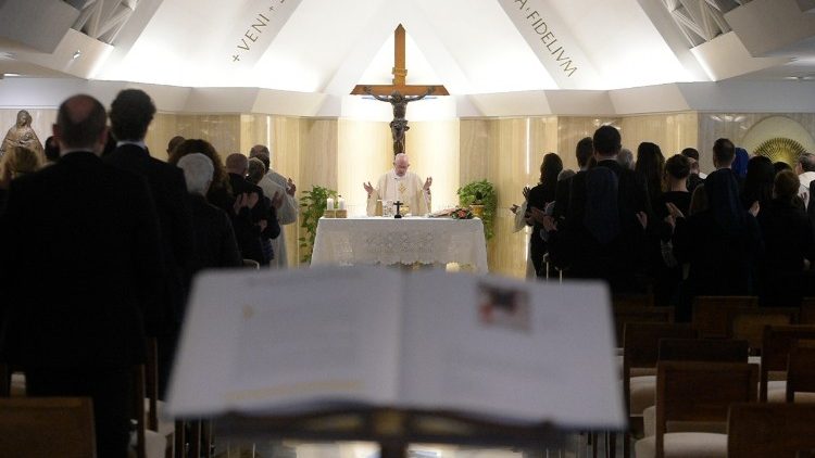 Eine „Evangelisierung vom Sofa aus” ist ein Ding der Unmöglichkeit. Das betonte Papst Franziskus in seiner morgendlichen Predigt in der Casa Santa Marta.