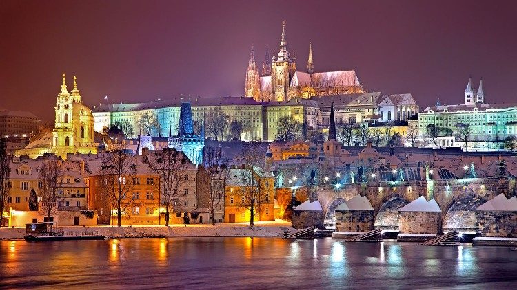 Panorama von Prag, wo vom 5.-12. Februar die Kontinentalversammlung zur Weltsynode stattfindet