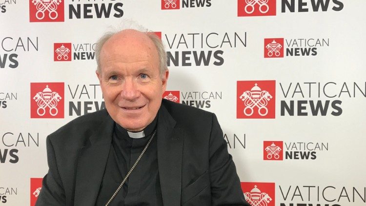 Le cardinal Schönborn dans les studios de Vatican News en octobre 2019.