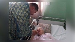 Cappellano greco cattolico ucraino in un hospice dove vengono offerte cure palliative 