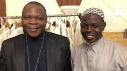 O Imam Omar Kobine Layama com o Cardeal Dieudonné Nzapalainga, Arcebispo Metropolita de Bangui (foto de arquivo)