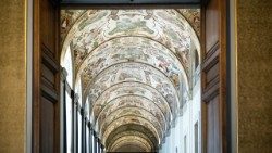 La volta affrescata di una loggia del Palazzo Lateranense