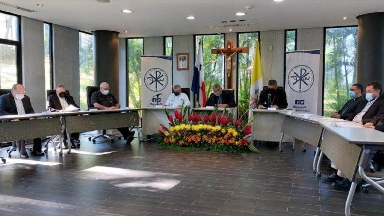 Los obispos del Episcopado panameño reunidos en su primera Asamblea Anual Ordinaria, celebrada del 6 al 10 de febrero de 2023.