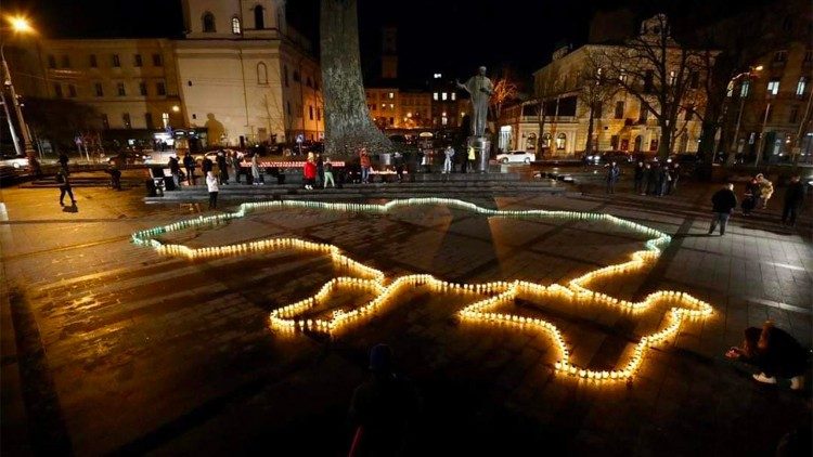 Una preghiera ecumenica organizzata a Lviv per le vittime della guerra 
