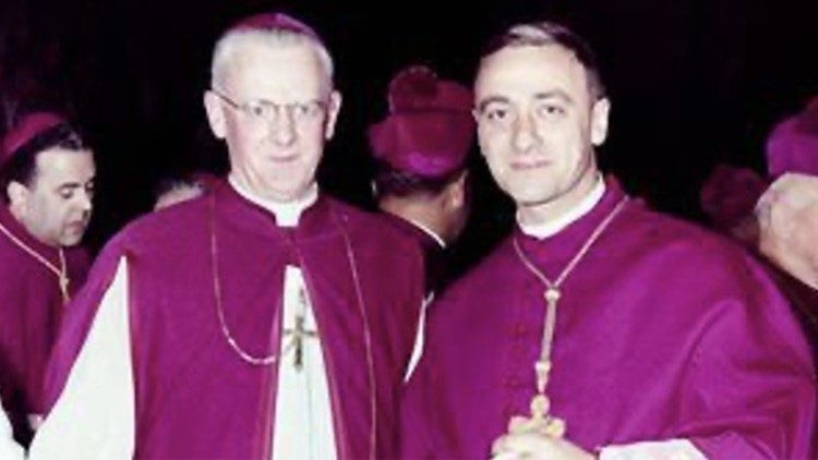 Mgr Bettazzi (à droite) au Concile Vatican II